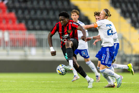 IFK Norrköpings Elton Wahlberg jagar Brommapojkarnas Nazif