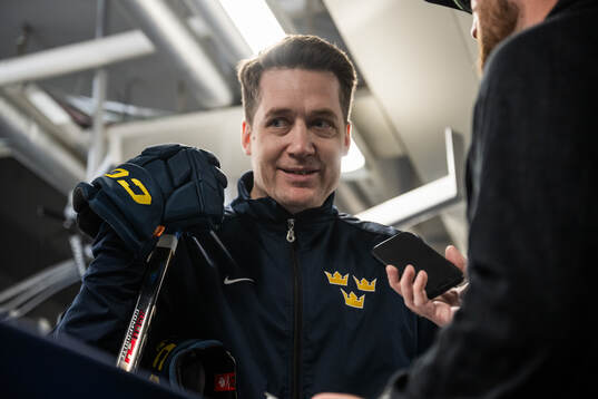 Head coach Sam Hallam of Sweden