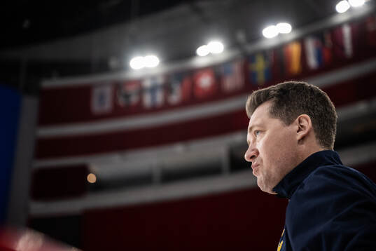 Head coach Sam Hallam of Sweden at a practice session