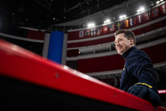 Head coach Sam Hallam of Sweden at a practice session