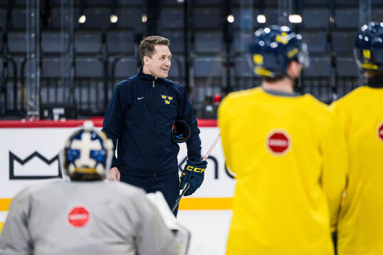 Head coach Sam Hallam of Sweden at a practice session