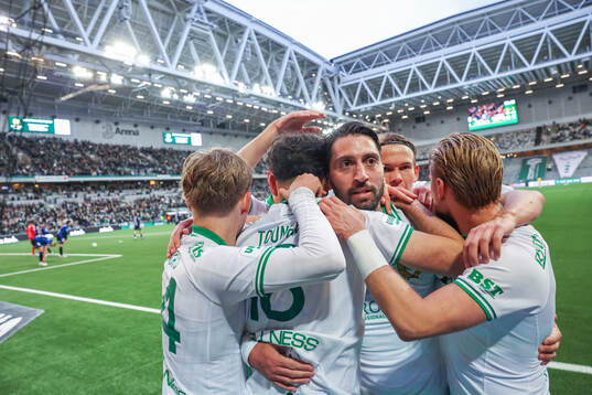 Hammarbys Nahir Besara jublar