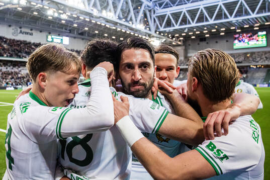 Hammarbys Nahir Besara jublar Wilson Lindberg Uhrström,