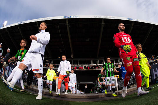 Halmstads Joel Allansson och GAIS målvakt Mergim Krasniqi