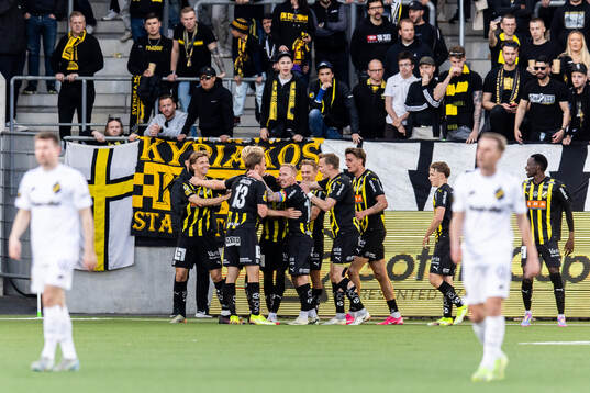 Häckens Severin Nioule jublar