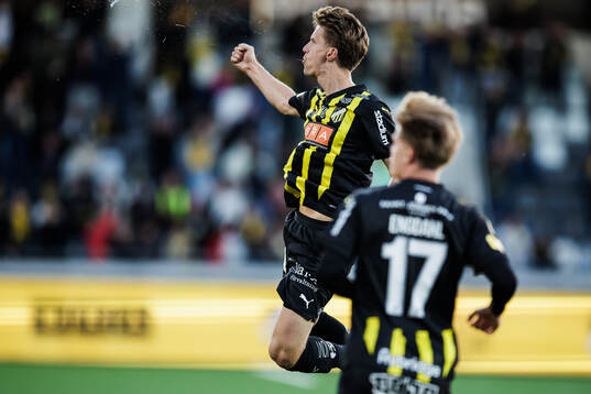 Häckens Samuel Leach Holm jublar