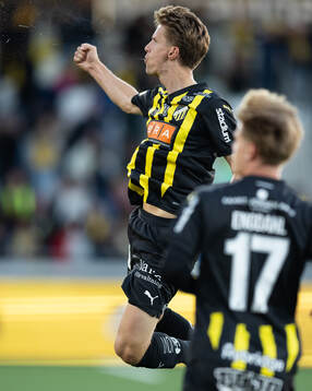 Häckens Samuel Leach Holm jublar
