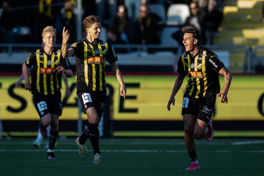 Häckens Samuel Leach Holm jublar