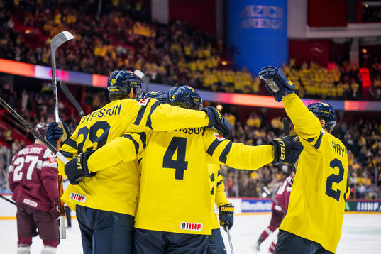 Rasmus Andersson of Sweden celebrate with team mates