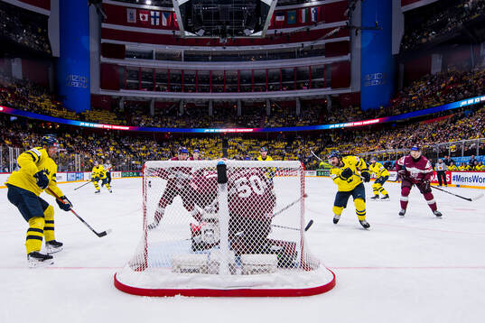 Rasmus Andersson of Sweden scores the 0-1 goal