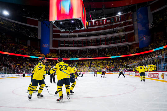 Rasmus Andersson of Sweden celebrate the 0-1 goal with