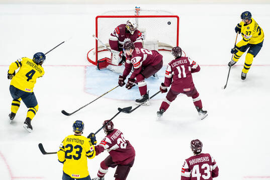 Rasmus Andersson of Sweden scores the 0-1 goal against