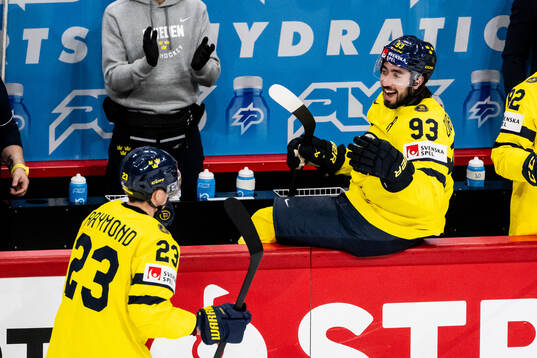 Lucas Raymond celebrate the 0-3 goal with +Mika Zibanejad