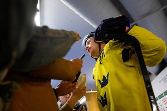 Lucas Raymond of Sweden