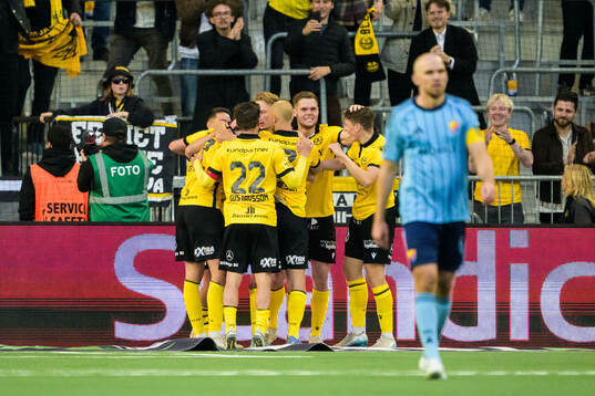 Mjällbys Alexander Johansson jublar