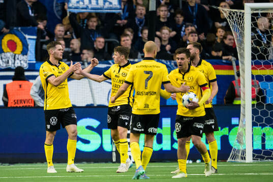 Mjällbys Jacob Bergström, Elliot Stroud, Viktor Gustafson