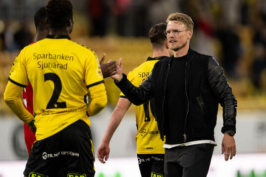 Elfsborgs tränare Oscar Hiljemark jublar