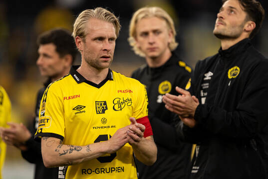Elfsborgs Johan Larsson jublar