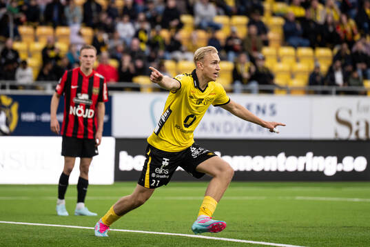 Elfsborgs Leo Östman jublar
