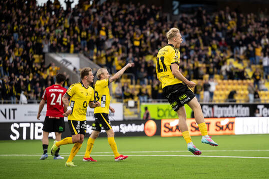 Elfsborgs Leo Östman jublar