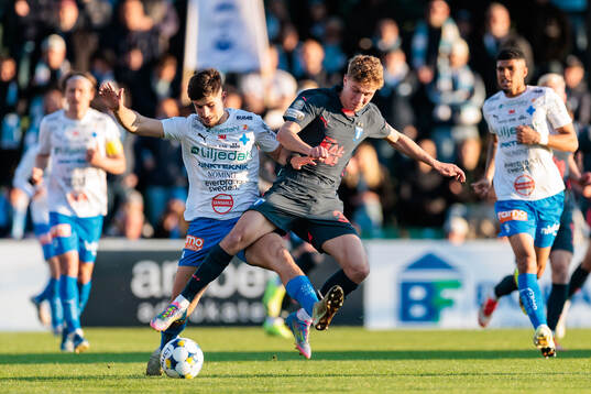 Värnamos Emin Grozdanic och Malmö FFs Hugo Bolin