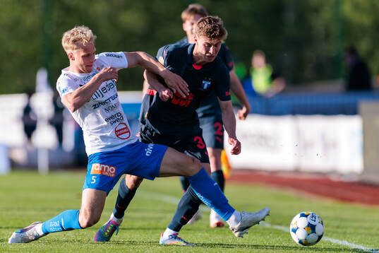 Värnamos Victor Larsson och Malmö FFs Hugo Bolin