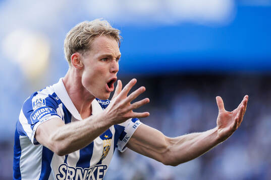 IFK Göteborgs Max Fenger reagerar