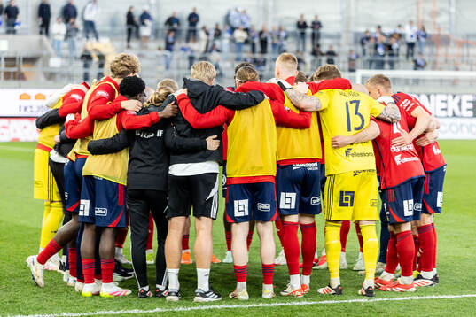 Östers spelare samlas