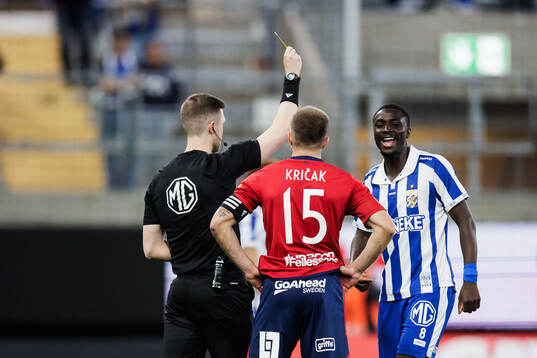 IFK Göteborgs Imam Jagne får gult kort