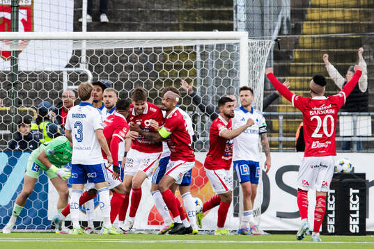 Degerfors Juhani Pikkarainen jublar