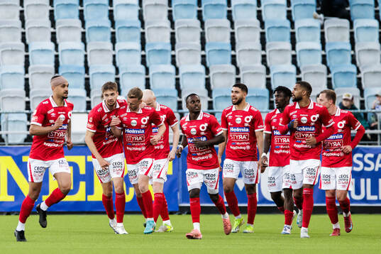 Degerfors Juhani Pikkarainen jublar
