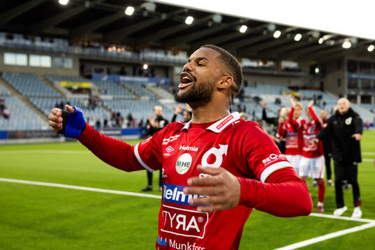Degerfors Leon Hien jublar