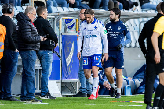 IFK Norrköpings Christoffer Nyman lämnar planen