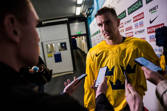Bläddra bland fler bilder av Ice Hockey, 2025 IIHF Ice Hockey World Championship, Day 7, Sweden, Practice 