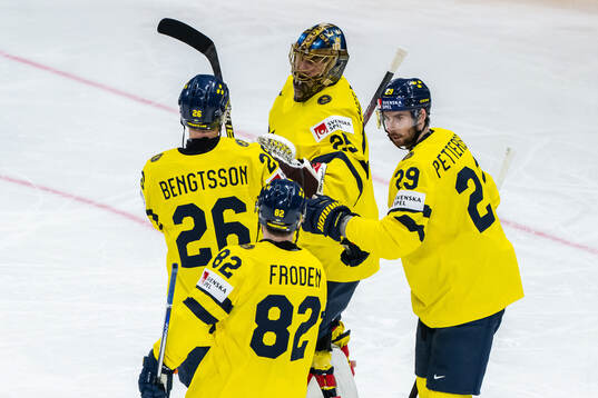 Anton Bengtsson, goaltender Jacob Markström, Marcus