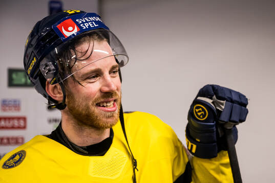 Elias Lindholm of Sweden