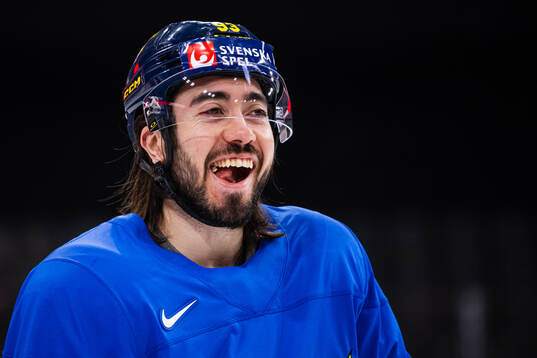Bläddra bland fler bilder av 2025 IIHF Ice Hockey World Championship, day 8, Sweden, morning skate