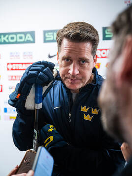 Head coach Sam Hallam of Sweden