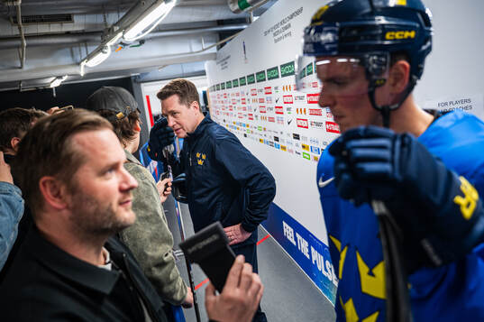 Head coach Sam Hallam of Sweden