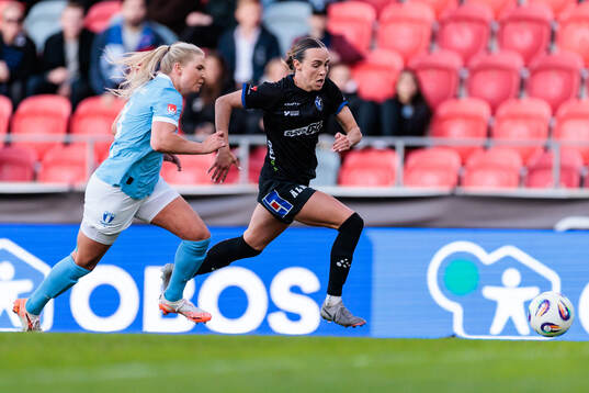 Malmö FFs Ellen Löfqvist och Växjö DFFs Larkin Russel