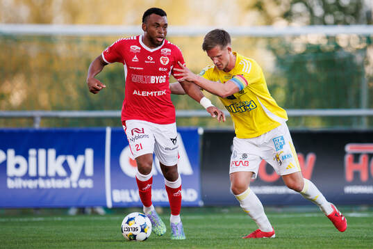 Kalmars Abdussalam Magashy och Falkenbergs Tim Stålheden