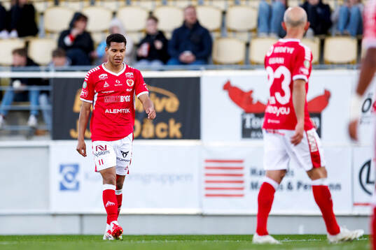 Kalmars Anthony Olusanya deppar