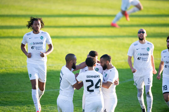 Högaborg jublar över ett mål i matchen i division 2