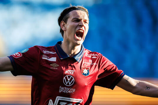 Örgrytes Noah Christoffersson jublar