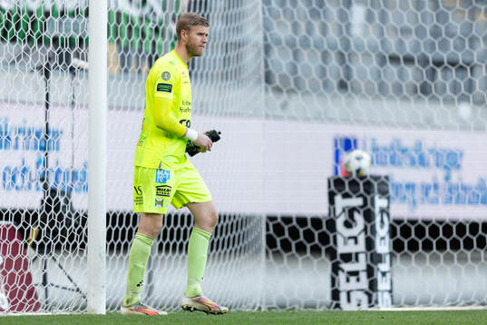 Varbergs målvakt Fredrik Andersson deppar