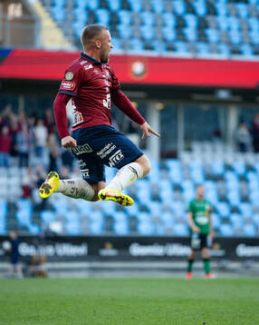 Örgrytes Nicklas Bärkroth jublar