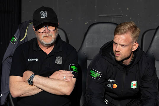 Varbergs tränare Roar Hansen och assisterande tränare