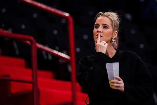 Irma Helin Zibanejad in the stands