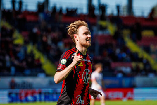 Östersunds Simon Marklund jublar