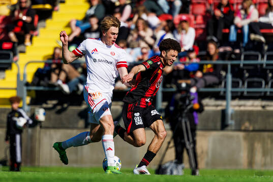 Sandvikens IFs William Thellsson och Östersunds Ziad